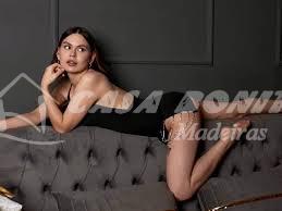 Exploring the World of Live Cam Girls A Digital Revolution